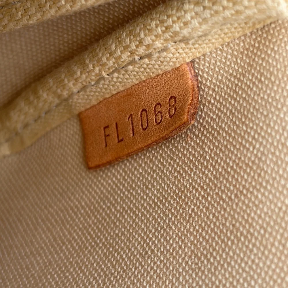 Louis Vuitton Mini Pochette Damier Azur - Picture 2 of 12